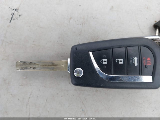 JTDEPRAE5LJ082628 Toyota COROLLA LE