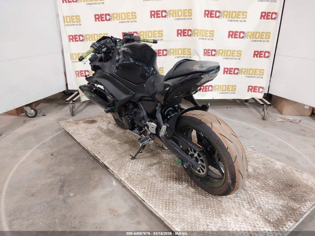 44587676 :رقم المزاد ، ML5EXER14SDAF6599 vin ، 2025 Kawasaki Ex650 R مزاد بيع