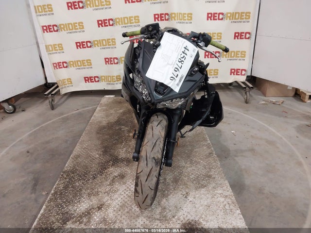 44587676 :رقم المزاد ، ML5EXER14SDAF6599 vin ، 2025 Kawasaki Ex650 R مزاد بيع