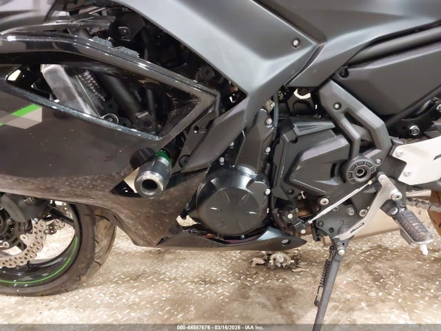 44587676 :رقم المزاد ، ML5EXER14SDAF6599 vin ، 2025 Kawasaki Ex650 R مزاد بيع