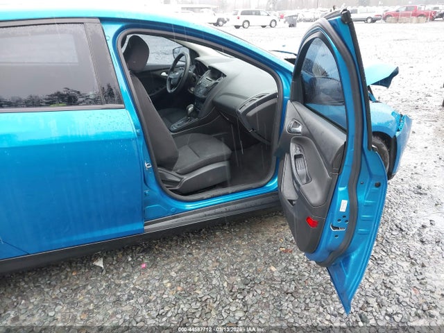 44587712 :رقم المزاد ، 1FADP3F27HL236183 vin ، 2017 Ford Focus Se مزاد بيع