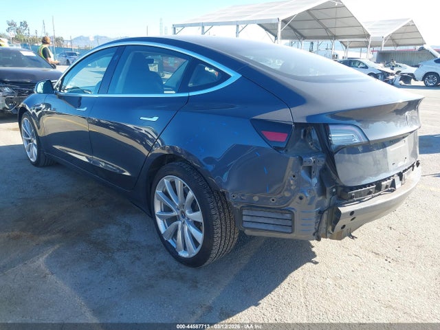 2018 TESLA MODEL 3 5YJ3E1EA6JF047350 Photo 2
