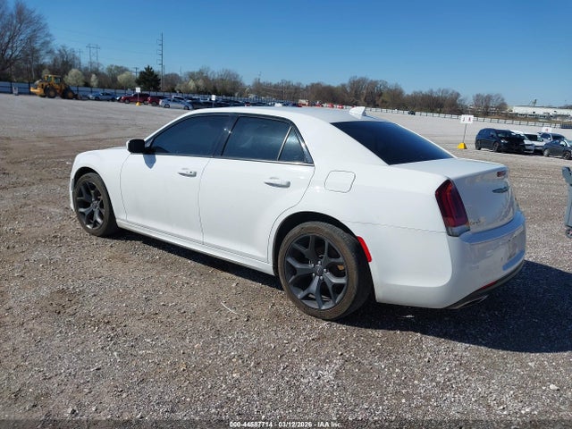 2021 CHRYSLER 300 2C3CCAAG2MH538095 Photo 2