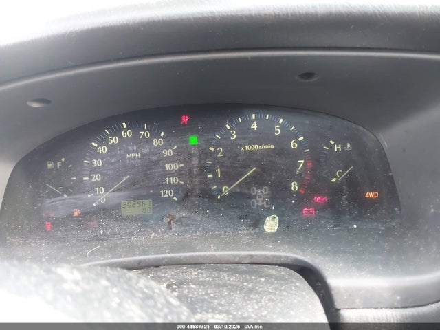 44587721 :رقم المزاد ، JNRDR09Y21W211344 vin ، 2001 Infiniti Qx4 Luxury مزاد بيع