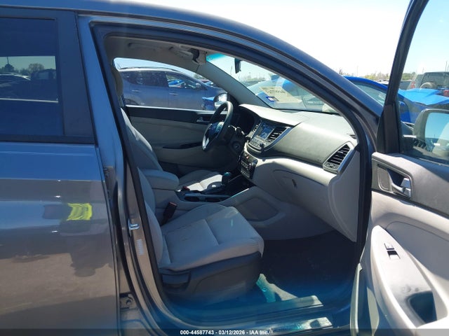Продажа на аукционе авто 2017 Hyundai Tucson Se, vin: KM8J23A42HU504518, номер лота: 44587743