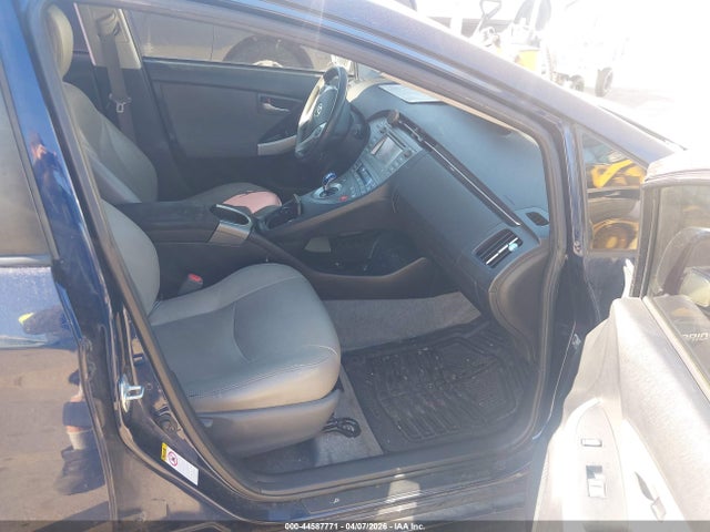 Toyota Prius Three 2015 JTDKN3DU2F1872613 Image 5