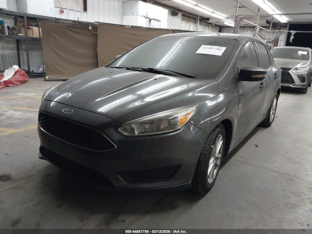 Ford FOCUS SE 2015 1FADP3F24FL210542 Image 2