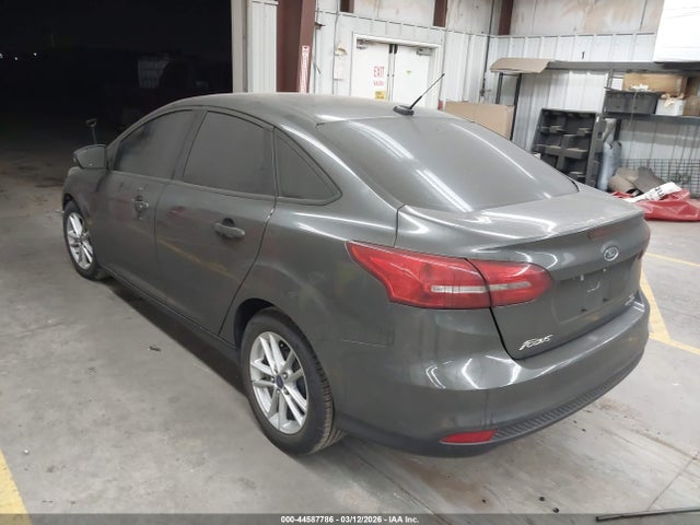 Ford FOCUS SE 2015 1FADP3F24FL210542 Image 3