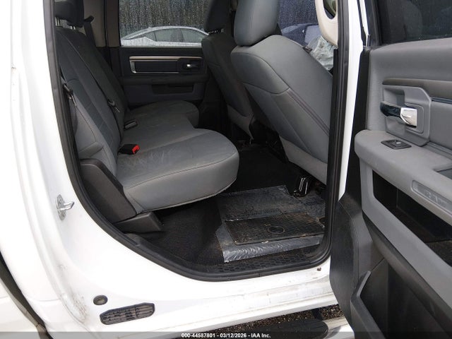 44587801 :رقم المزاد ، 1C6RR6TT4KS562083 vin ، 2019 Ram 1500 Classic مزاد بيع