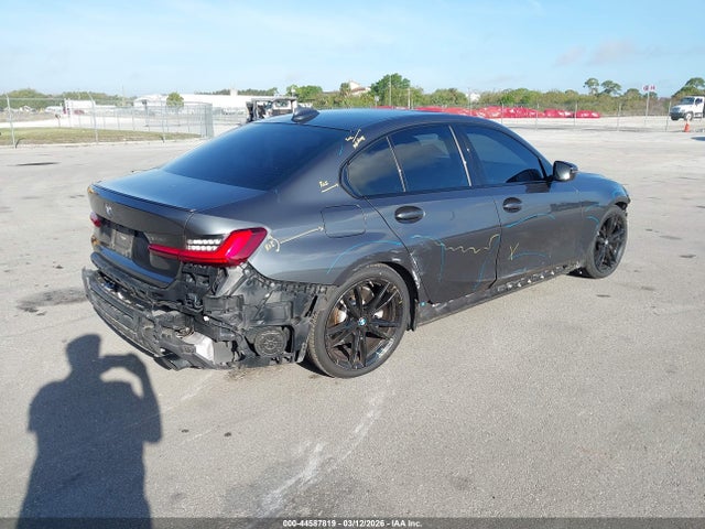 2022 BMW 330I 3MW5R1J04N8C53493 Photo 3