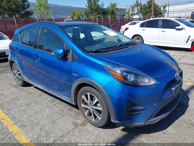 JTDKDTB37J1606591 Toyota Prius C One
