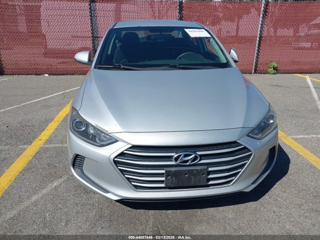 5NPD84LF1JH262227 Hyundai ELANTRA SEL