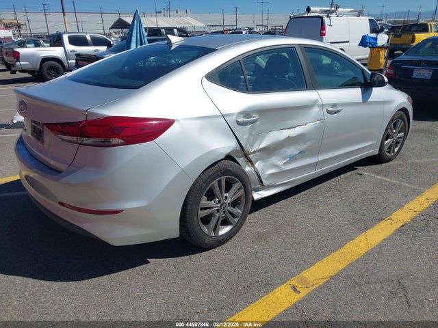 5NPD84LF1JH262227 Hyundai ELANTRA SEL