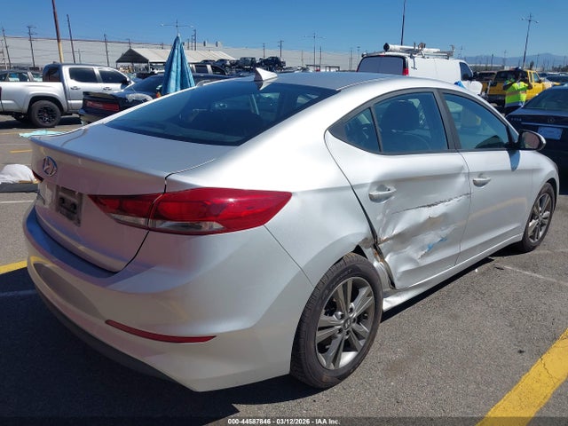 5NPD84LF1JH262227 Hyundai ELANTRA SEL