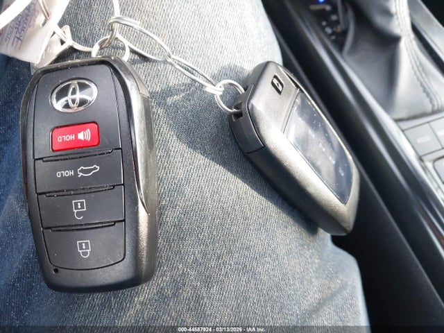 44587924 :رقم المزاد ، 4T1DBADK4SU535756 vin ، 2025 Toyota Camry Le مزاد بيع