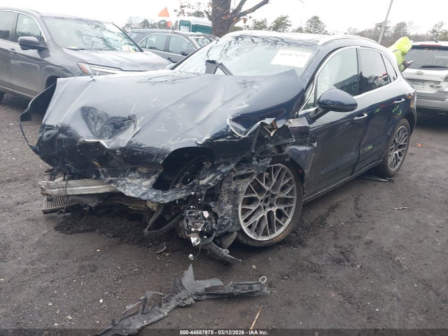 2017 PORSCHE MACAN WP1AB2A56HLB11343 Photo 1