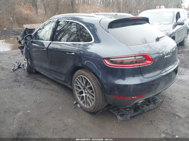 2017 PORSCHE MACAN WP1AB2A56HLB11343 Photo 2