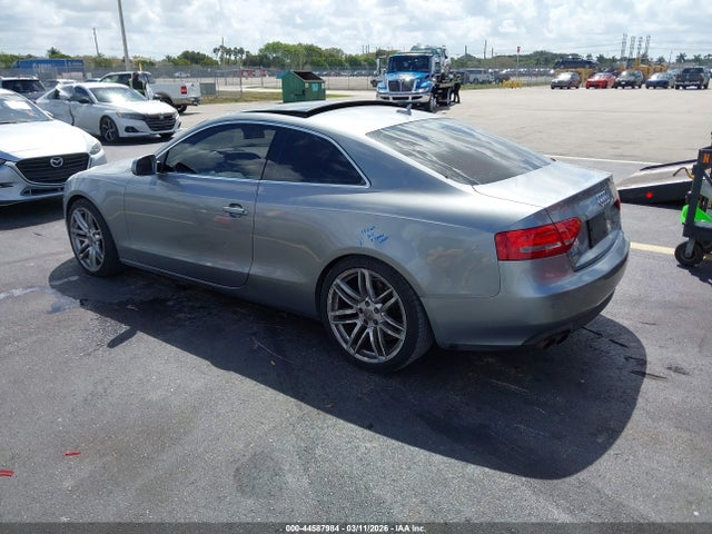 2010 AUDI A5 WAURFAFR9AA031418 Photo 2