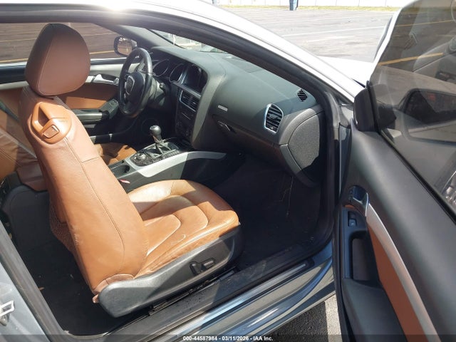 2010 AUDI A5 WAURFAFR9AA031418 Photo 4