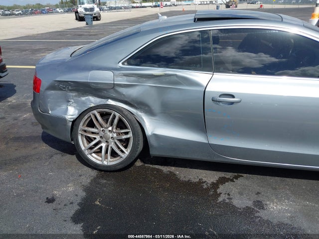 2010 AUDI A5 WAURFAFR9AA031418 Photo 5
