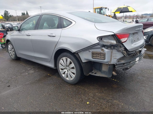 2015 CHRYSLER 200 1C3CCCFB6FN668478 Photo 2