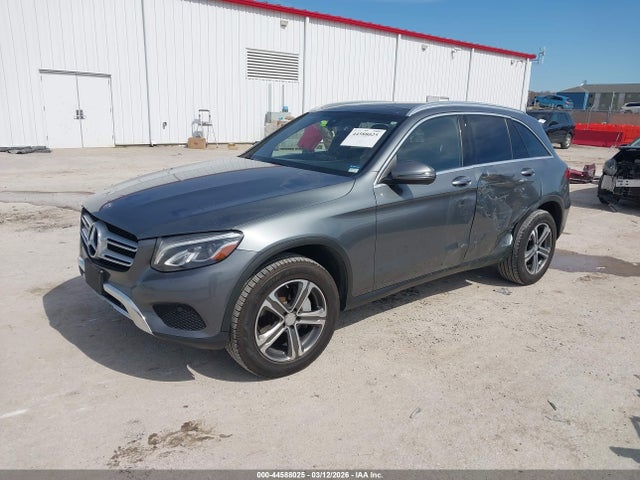 44588025 :رقم المزاد ، WDC0G4KB2HF153550 vin ، 2017 Mercedes-benz Glc 300 4matic مزاد بيع