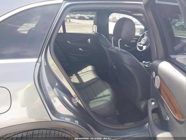 44588025 :رقم المزاد ، WDC0G4KB2HF153550 vin ، 2017 Mercedes-benz Glc 300 4matic مزاد بيع