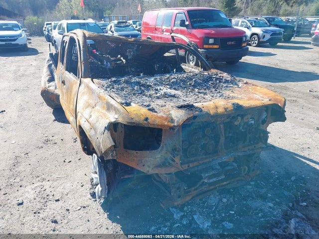 5TFSZ5AN0JX163634 Toyota Tacoma Sr5 V6