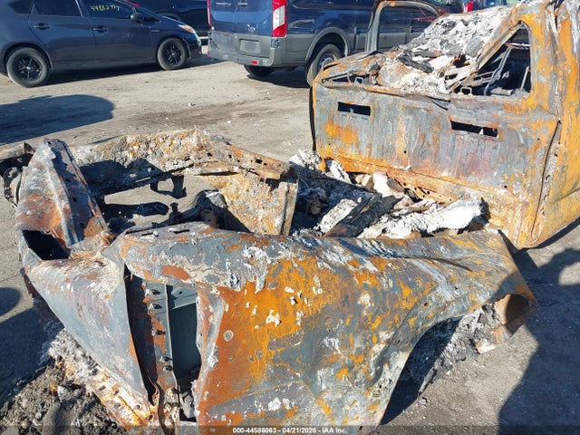5TFSZ5AN0JX163634 Toyota Tacoma Sr5 V6