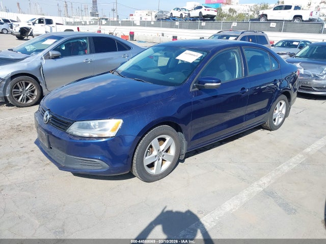 2011 Volkswagen Jetta 2.0l Tdi მანქანა იყიდება აუქციონზე, vin: 3VWLL7AJXBM123726, აუქციონის ნომერი: 44588069
