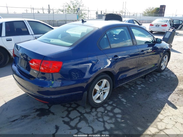2011 Volkswagen Jetta 2.0l Tdi მანქანა იყიდება აუქციონზე, vin: 3VWLL7AJXBM123726, აუქციონის ნომერი: 44588069