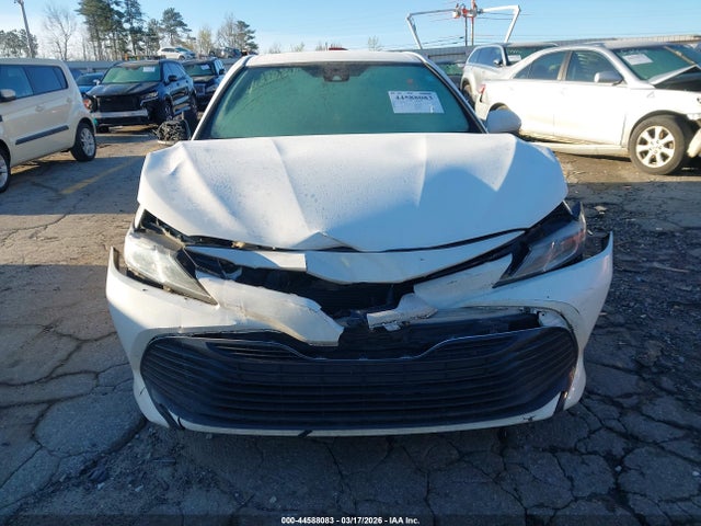 2020 Toyota Camry Le მანქანა იყიდება აუქციონზე, vin: 4T1C11AK0LU360877, აუქციონის ნომერი: 44588083