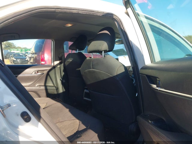 2020 Toyota Camry Le მანქანა იყიდება აუქციონზე, vin: 4T1C11AK0LU360877, აუქციონის ნომერი: 44588083