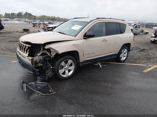 44588174 :رقم المزاد ، 1C4NJDBB2HD154433 vin ، 2017 Jeep Compass Sport 4x4 مزاد بيع