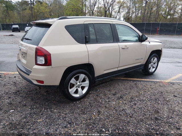 44588174 :رقم المزاد ، 1C4NJDBB2HD154433 vin ، 2017 Jeep Compass Sport 4x4 مزاد بيع