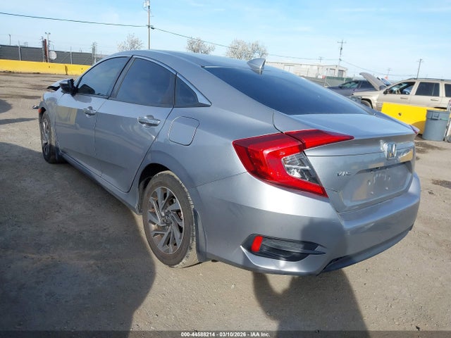 Honda CIVIC EX 2017 2HGFC2F7XHH570646 Image 3