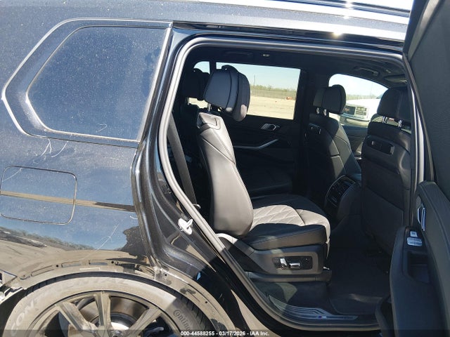 2023 BMW X7 5UX23EM0XP9R36218 Photo 7