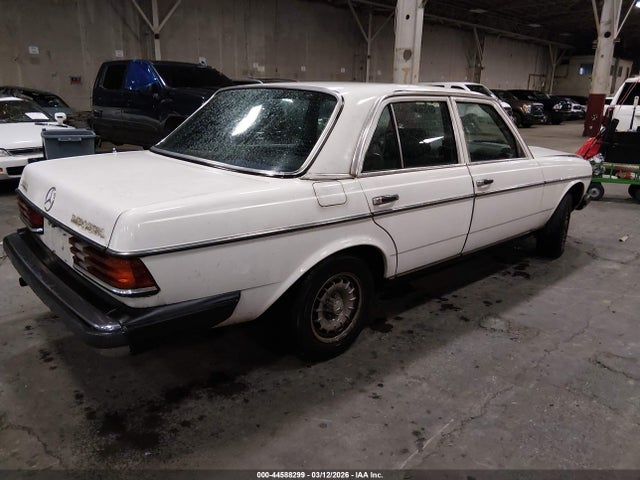 1982 MERCEDES-BENZ 300 WDBAB33A6CB002220 Photo 3