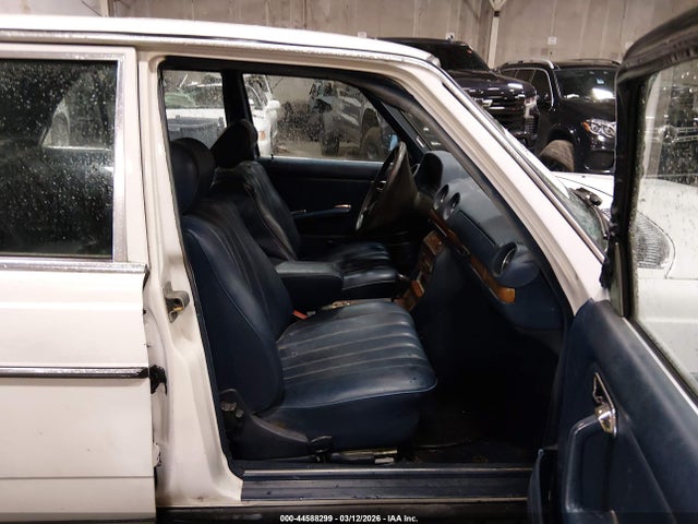 1982 MERCEDES-BENZ 300 WDBAB33A6CB002220 Photo 4