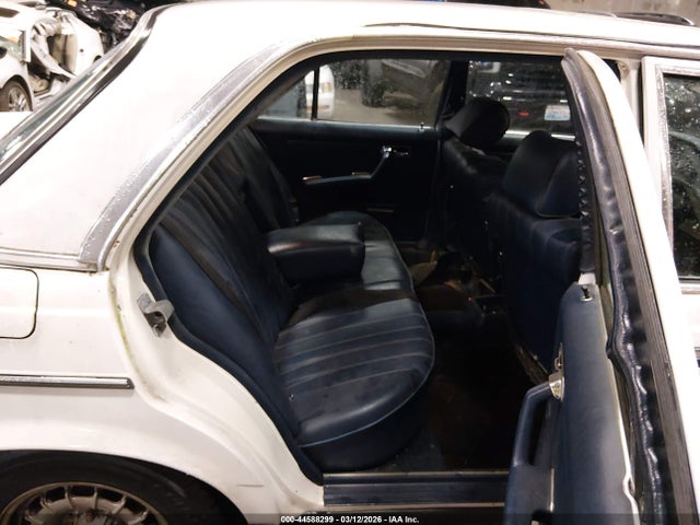 1982 MERCEDES-BENZ 300 WDBAB33A6CB002220 Photo 7
