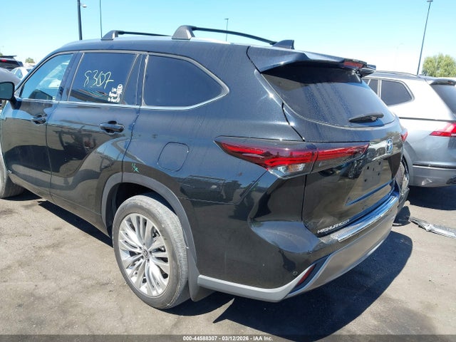 Toyota Highlander Hybrid Platinum 2024 5TDEBRCH5RS608497 Image 3
