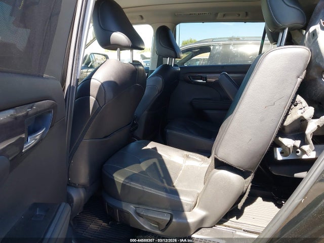 Toyota Highlander Hybrid Platinum 2024 5TDEBRCH5RS608497 Image 8