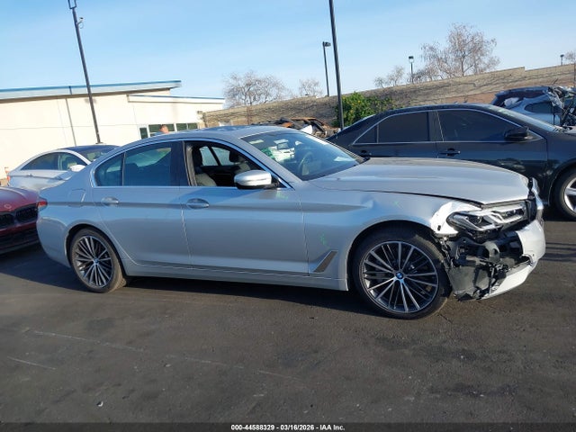 Продаж на аукціоні авто 2021 Bmw 530e, vin: WBA13AG02MCF09695, номер лоту: 44588329