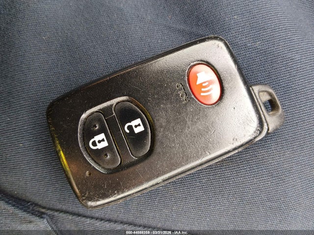 Продажа на аукционе авто 2013 Toyota Prius Two, vin: JTDKN3DU1D1629596, номер лота: 44588359