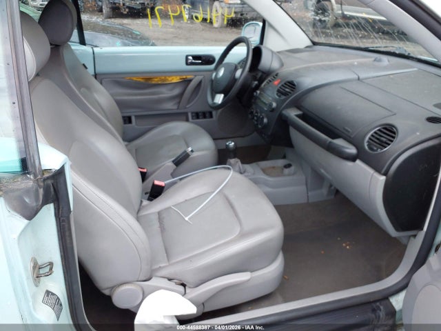 44588387 :رقم المزاد ، 3VWRF31Y66M307588 vin ، 2006 Volkswagen New Beetle 2.5 مزاد بيع