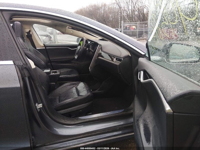 Продажа на аукционе авто 2016 Tesla Model S 60d/70d/75d/85d/90d, vin: 5YJSA1E20GF131172, номер лота: 44588452