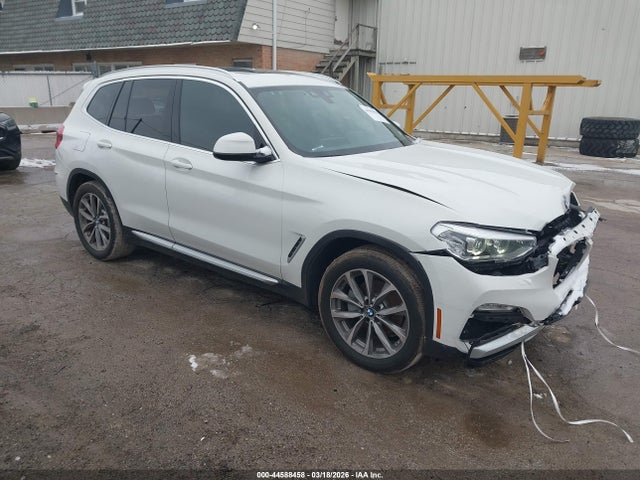 2019 BMW X3 5UXTR9C58KLE18338