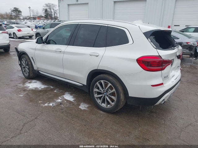 2019 BMW X3 5UXTR9C58KLE18338 Photo 2