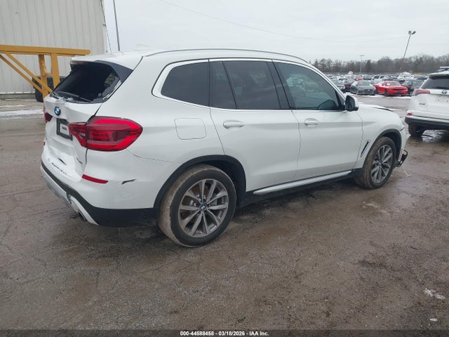 2019 BMW X3 5UXTR9C58KLE18338 Photo 3
