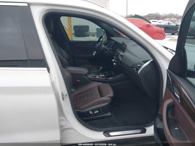 2019 BMW X3 5UXTR9C58KLE18338 Photo 4